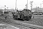 Deutz 46989 - DB "322 033-2"
24.06.1977 - Oberhausen, Bahnbetriebswerk Osterfeld Süd
Mathias Lauter